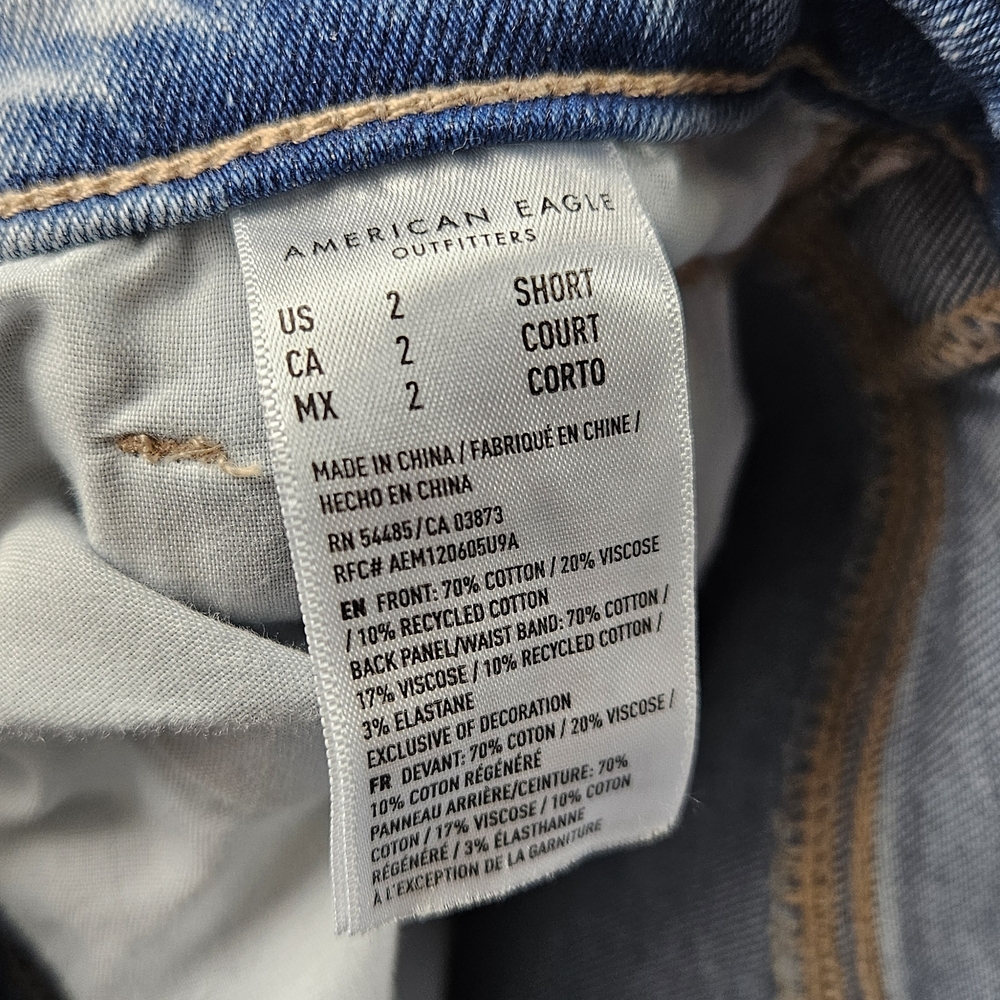 American Eagle Outfitters Strigid Ripped Mom Jean In Blue - Picture 5 of 8